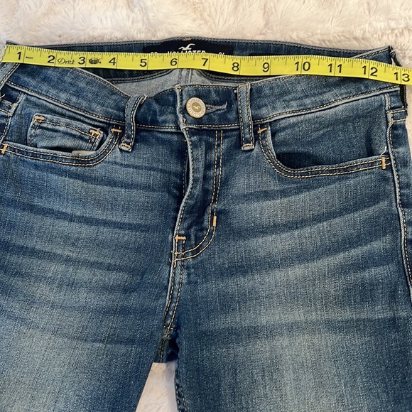 Hollister size 0 distressed jeans - Picture 4 of 6